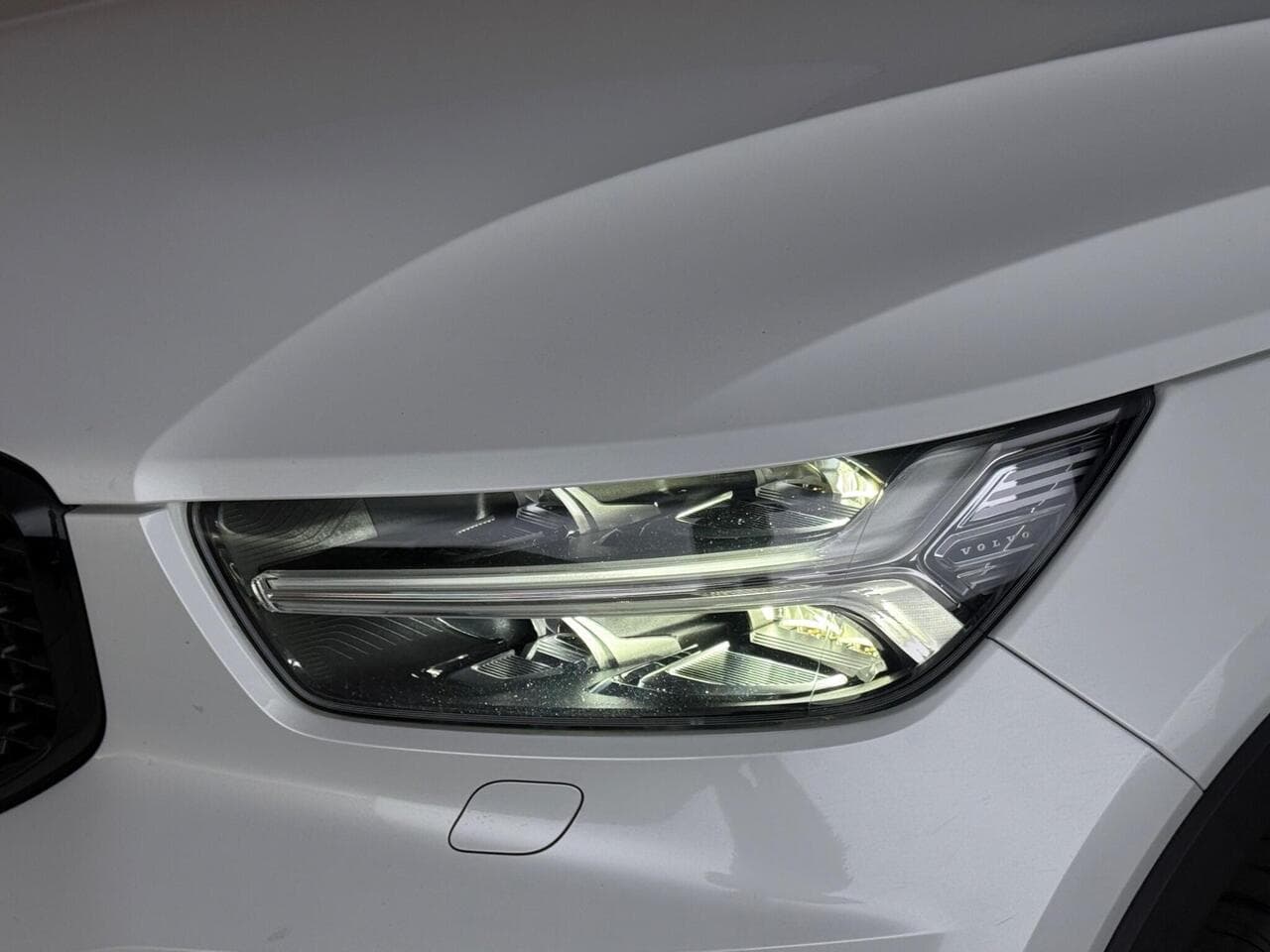 Volvo XC40 thumbnail Lights Front