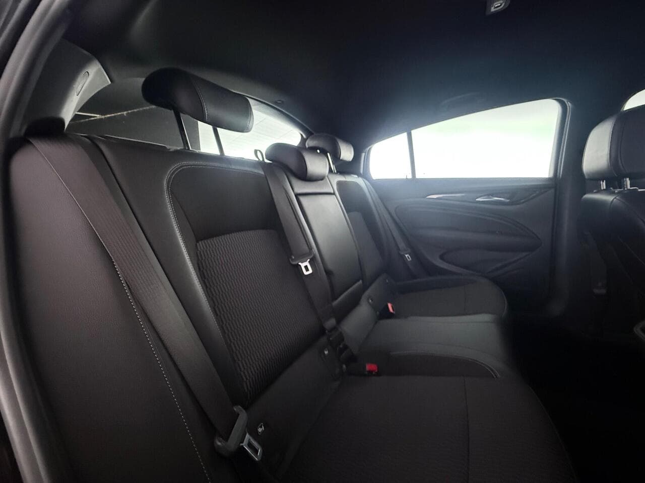 Vauxhall Insignia thumbnail Seats Rear