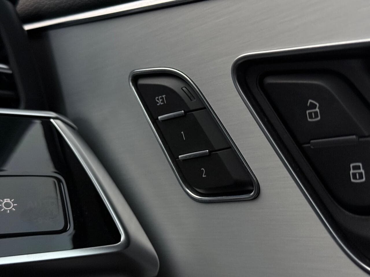 Audi Q8 thumbnail Misc Controls