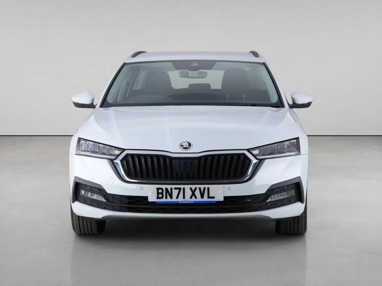 Skoda Octavia thumbnail Front