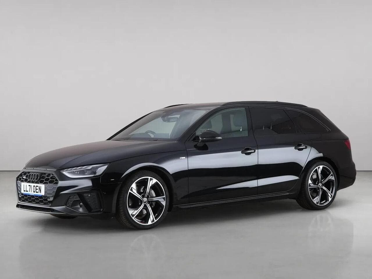 Audi A4 Avant thumbnail Front Left