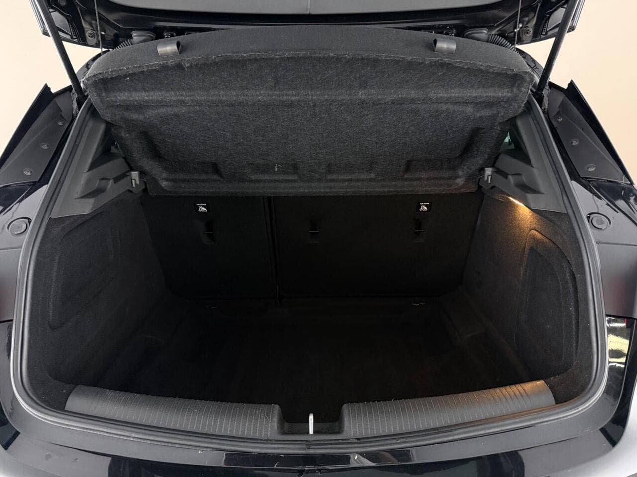 Vauxhall Astra thumbnail Boot