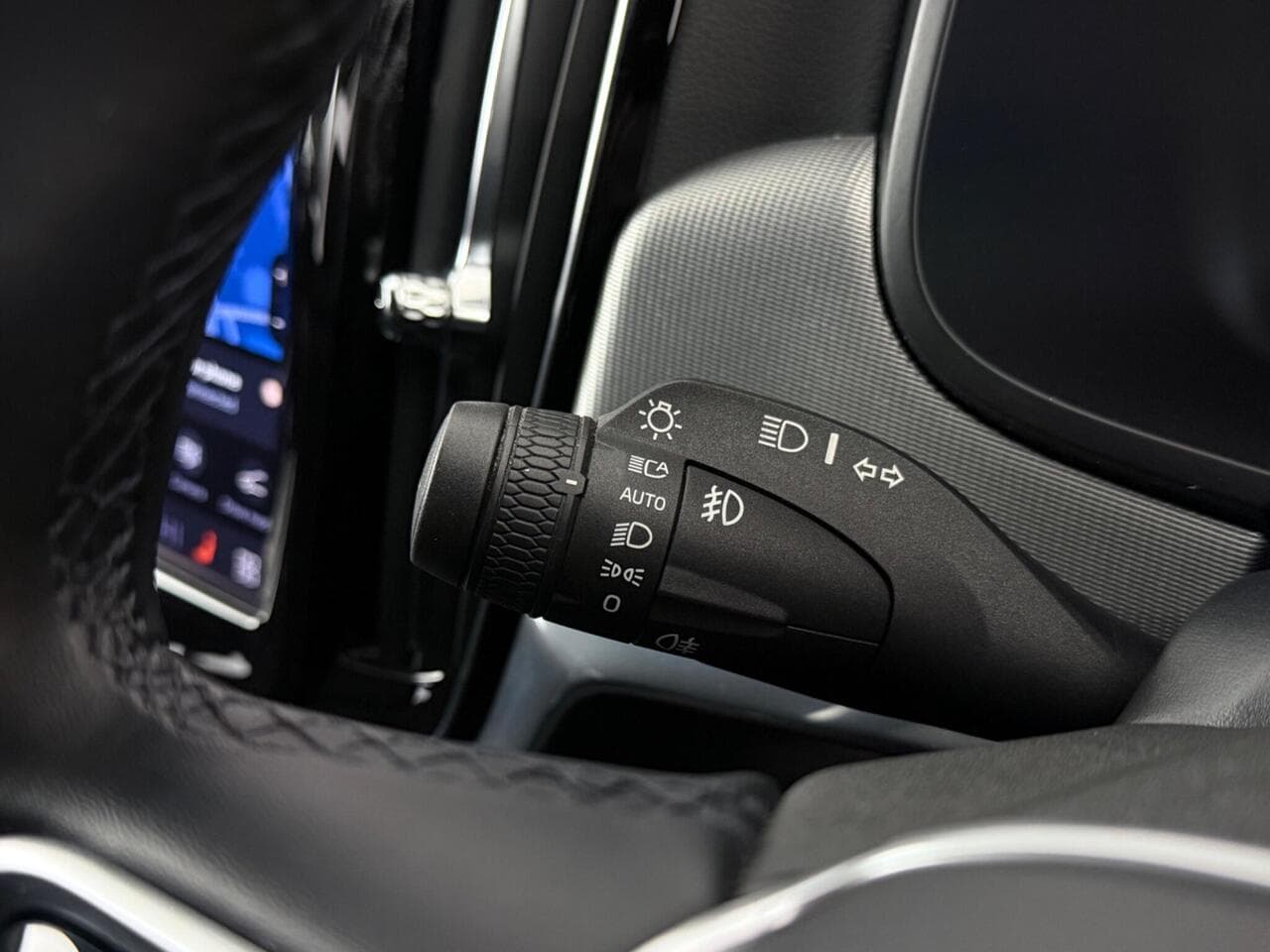 Volvo V90 thumbnail Misc Controls