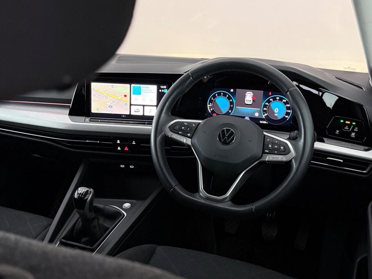 Volkswagen Golf thumbnail Steering Wheel