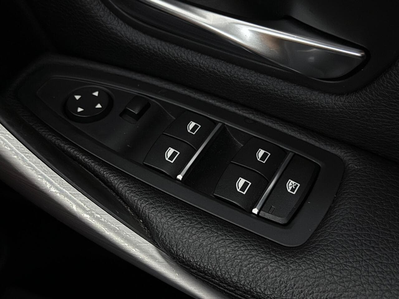 BMW 3 Series thumbnail Misc Controls