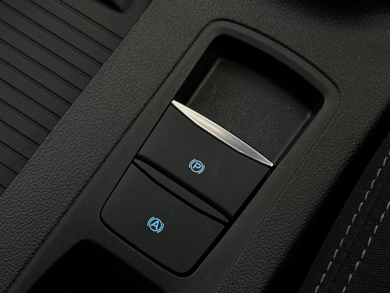 Ford Focus thumbnail Misc Controls