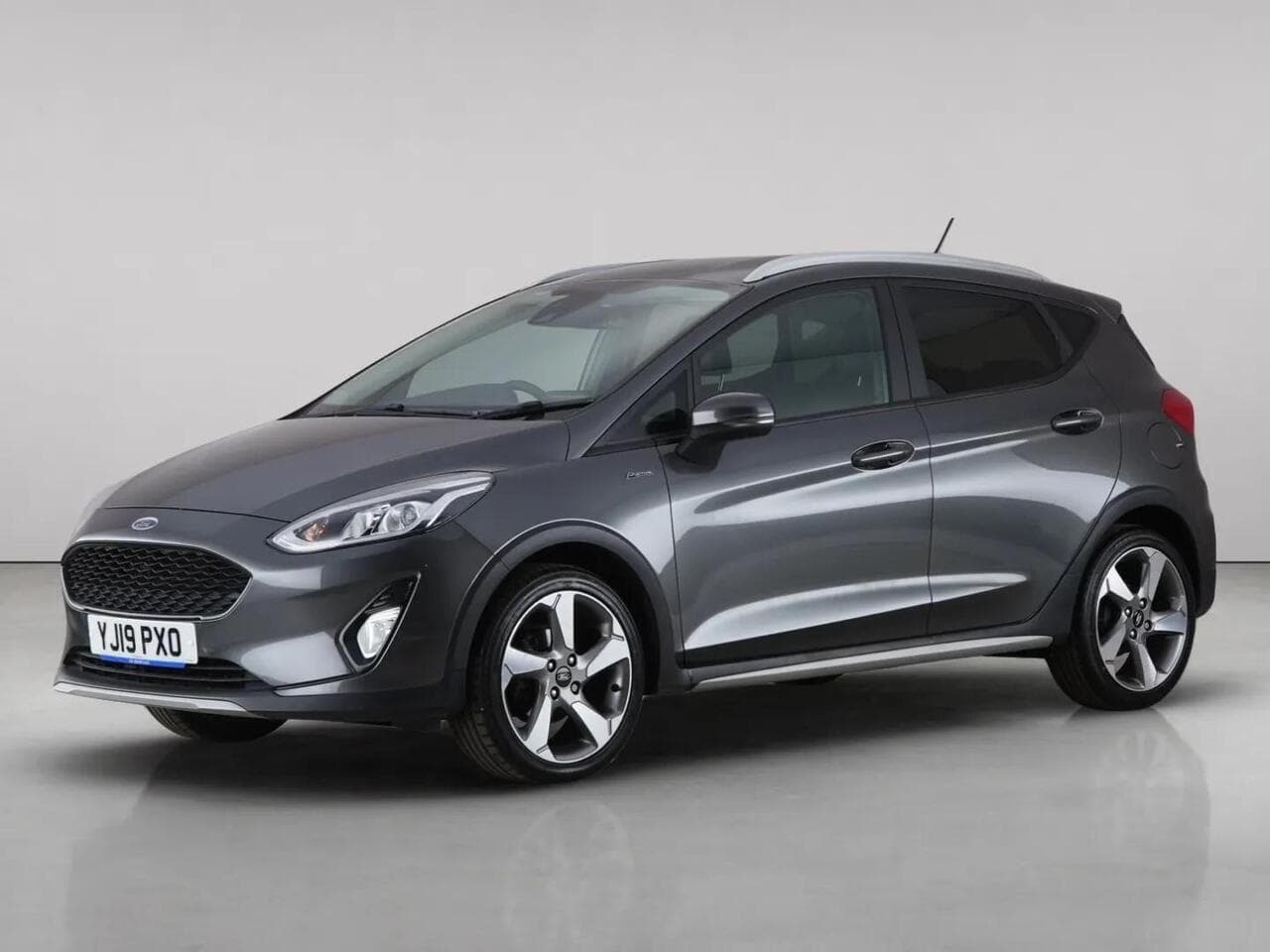 Ford Fiesta thumbnail Front Left