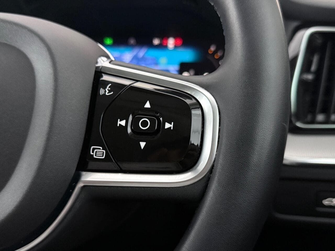 Volvo XC60 thumbnail Misc Controls
