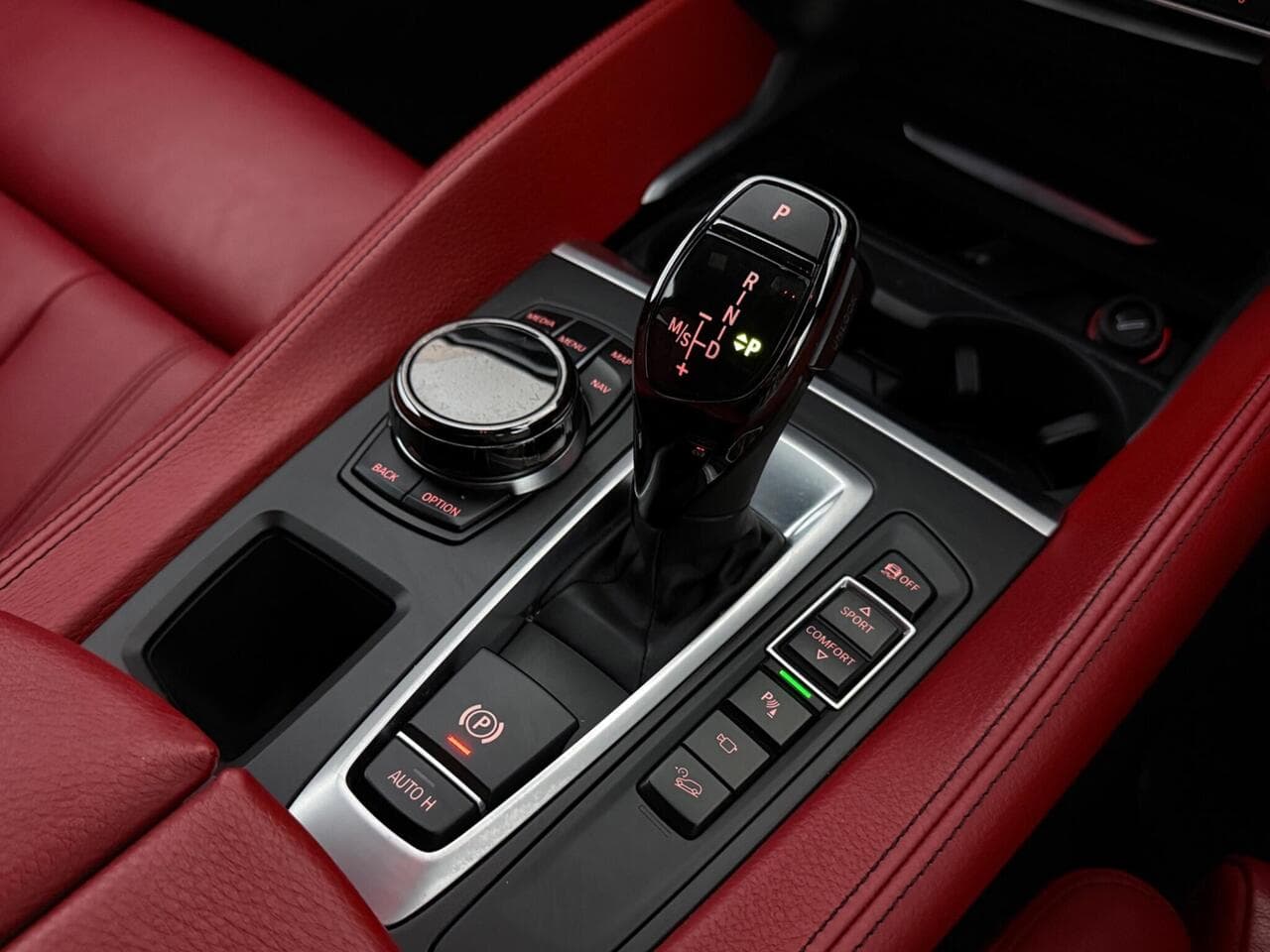 BMW X6 thumbnail Interior Front