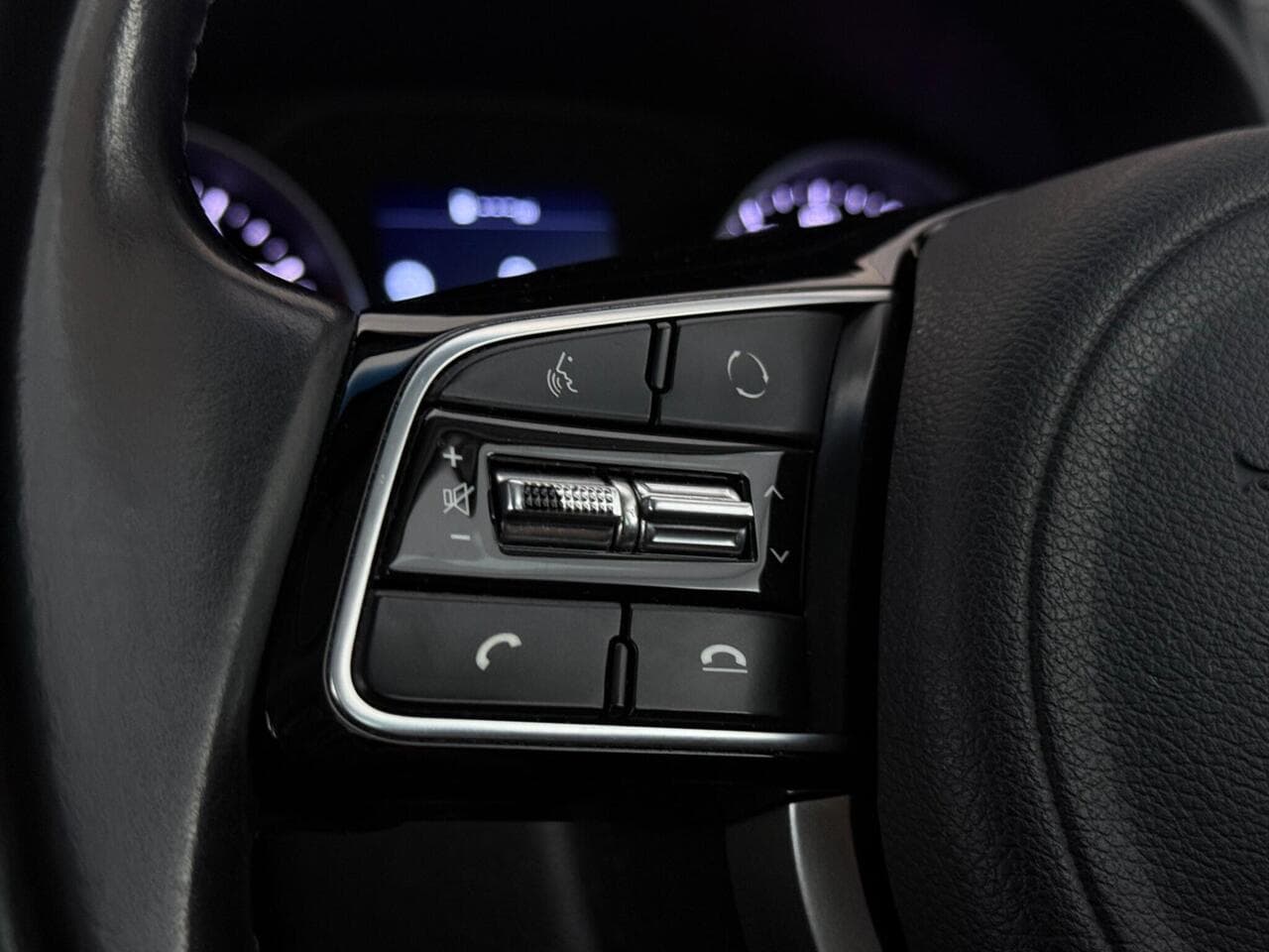 Kia Sportage thumbnail Misc Controls