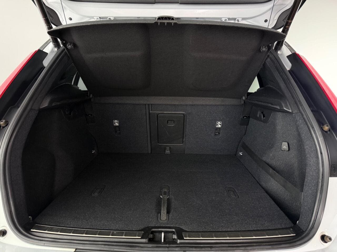 Volvo XC40 thumbnail Boot