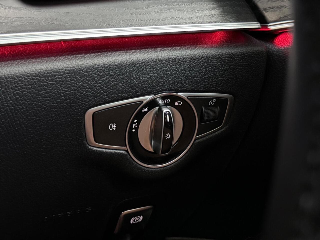 Mercedes-Benz E Class thumbnail Misc Controls