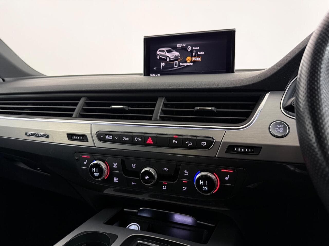 Audi Q7 thumbnail Infotainment System