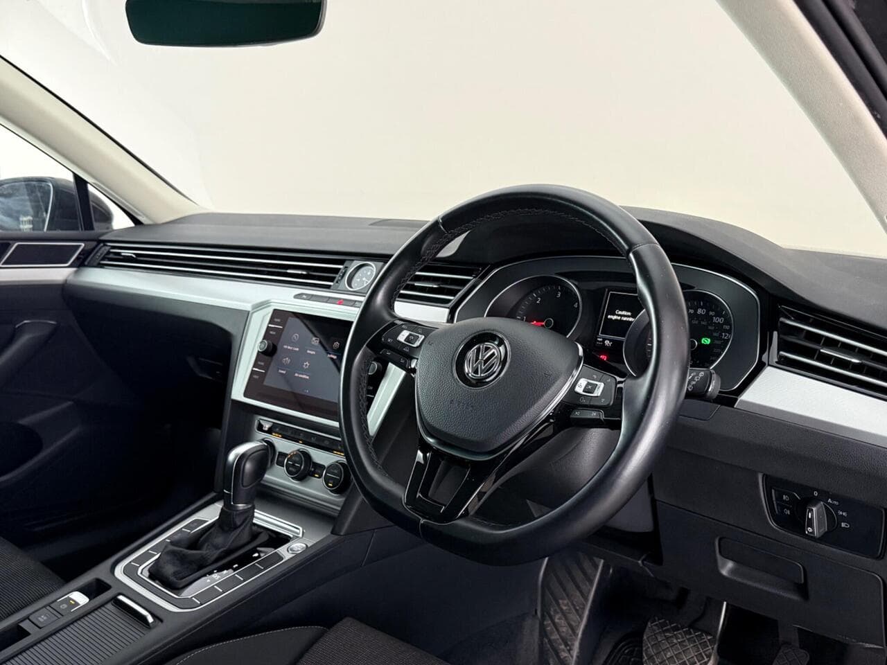Volkswagen Passat thumbnail Interior Front