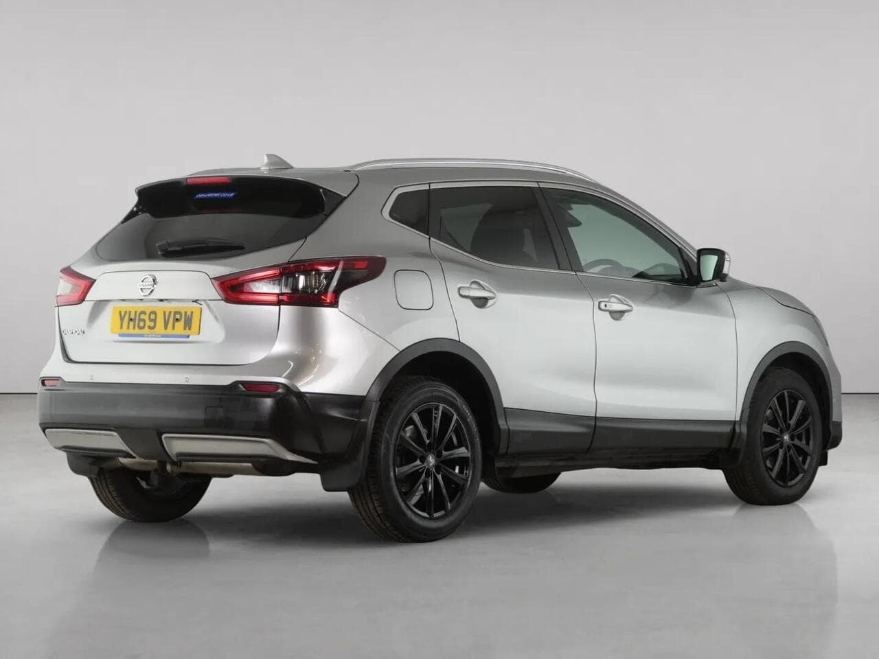 Nissan Qashqai thumbnail Rear Right