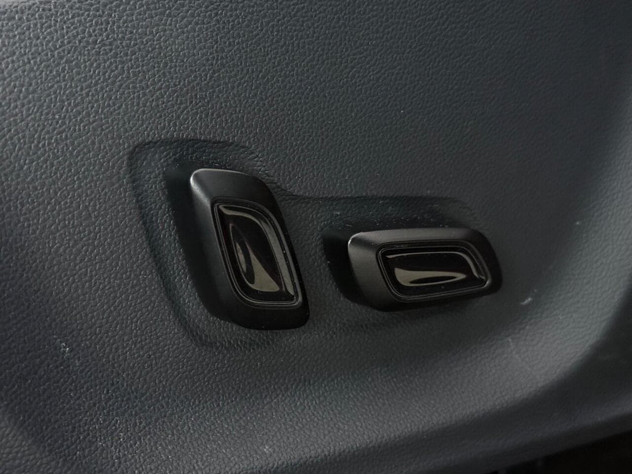 MG MG ZS thumbnail Misc Controls