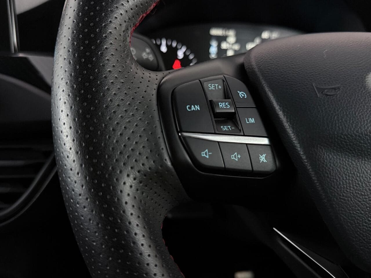 Ford Focus thumbnail Misc Controls