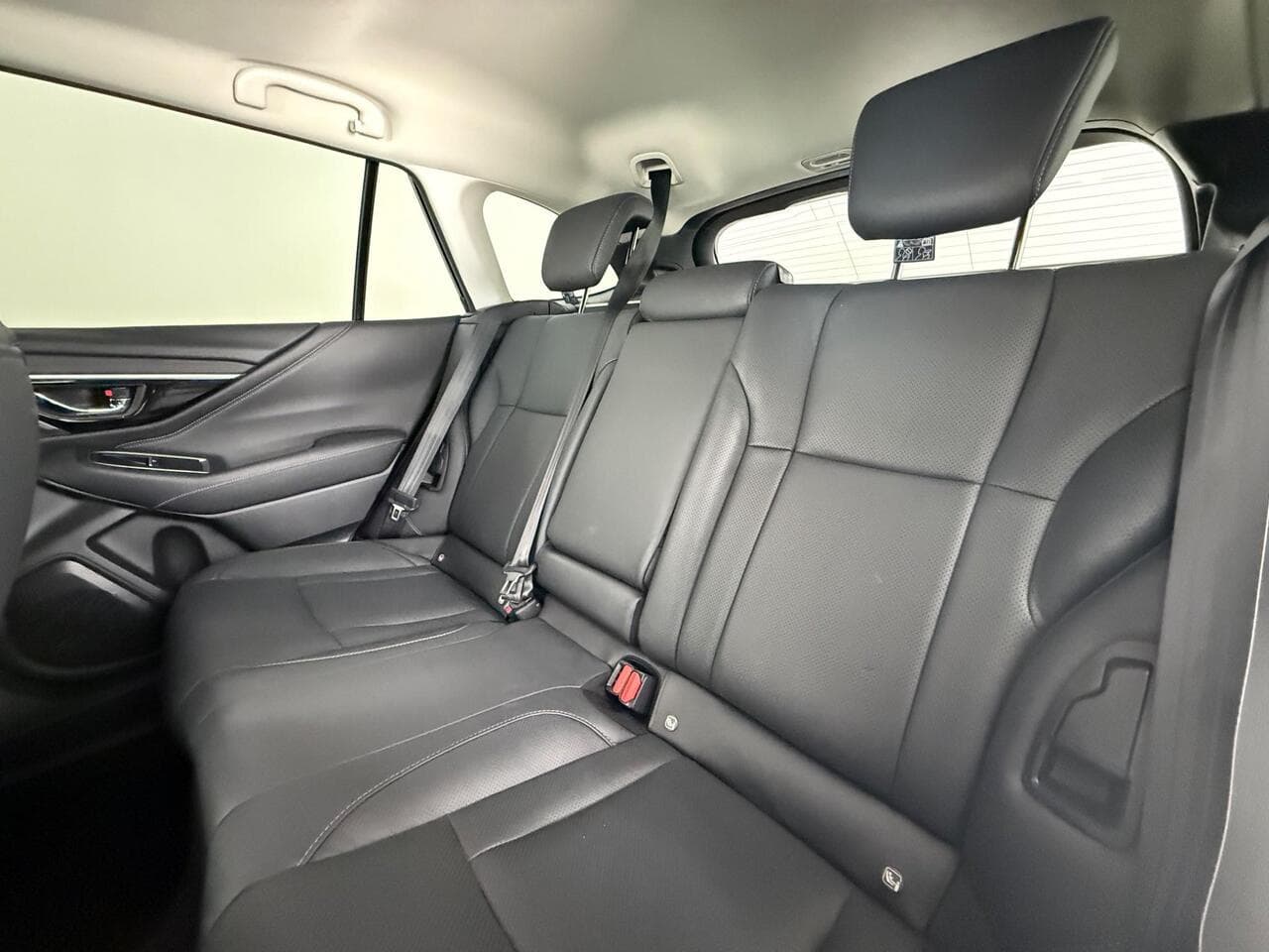 Subaru Outback thumbnail Seat Front Passenger