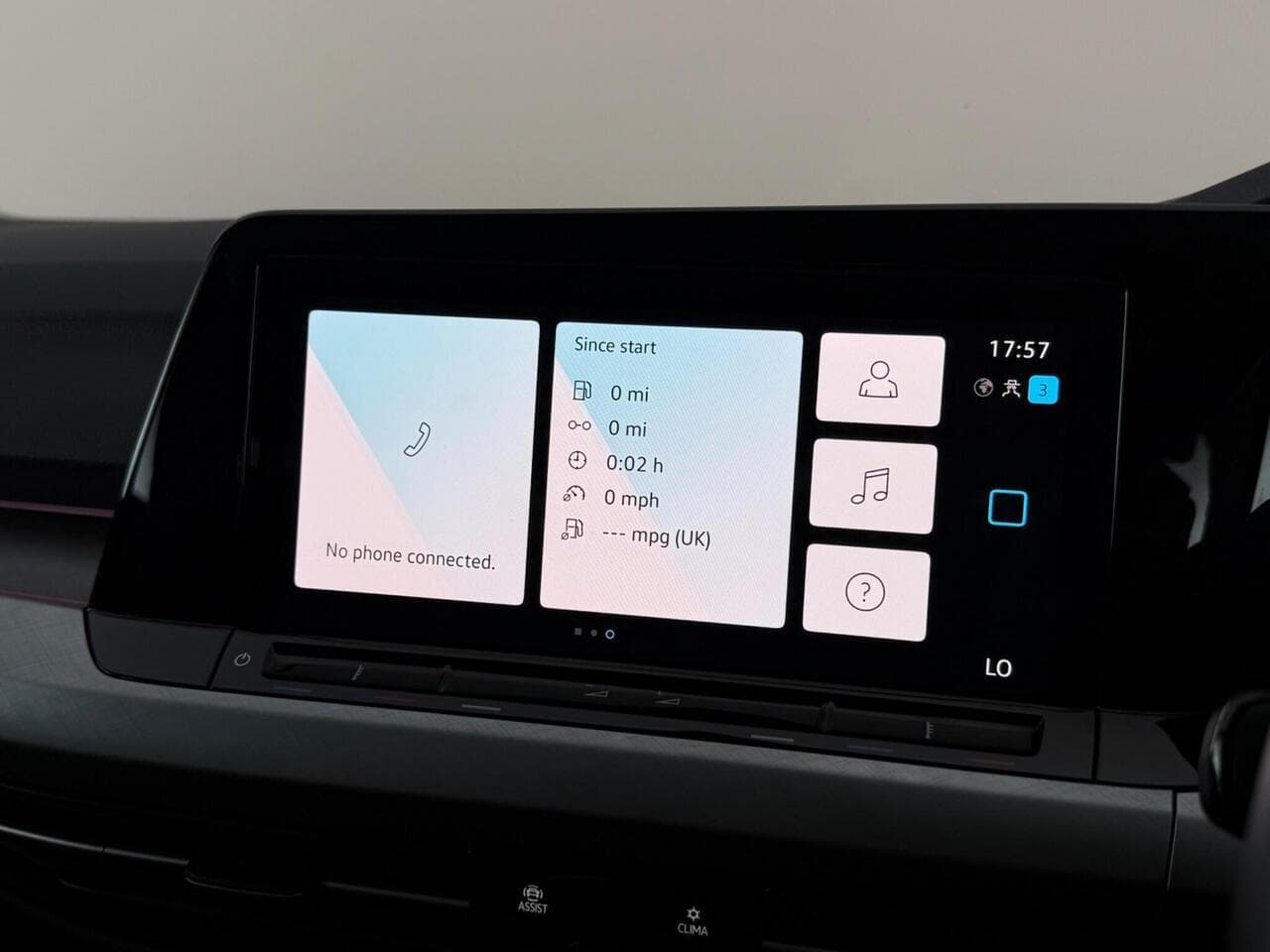 Volkswagen Golf thumbnail Infotainment System