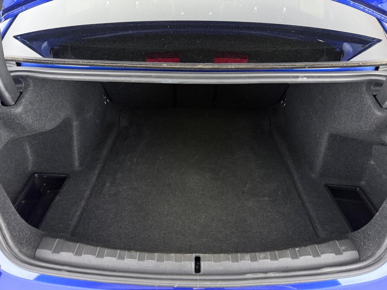 BMW 3 Series thumbnail Boot