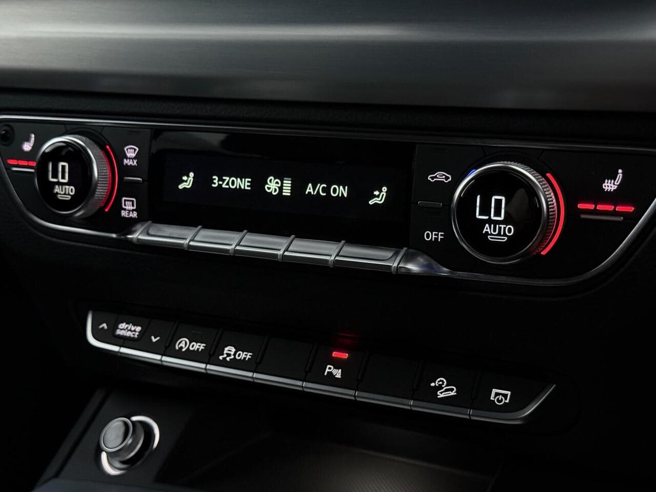 Audi Q5 thumbnail Misc Controls