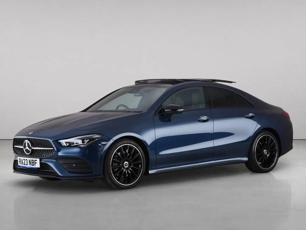 Mercedes-Benz CLA thumbnail Front Left