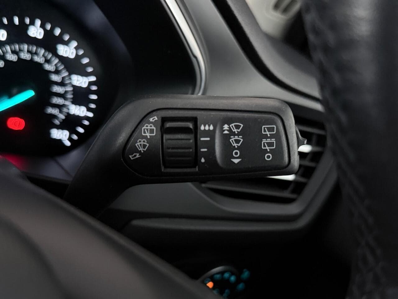 Ford Focus thumbnail Misc Controls