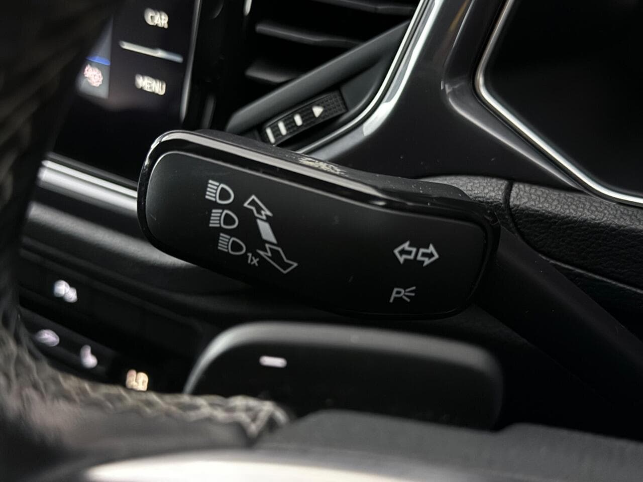 Volkswagen T-Roc thumbnail Misc Controls