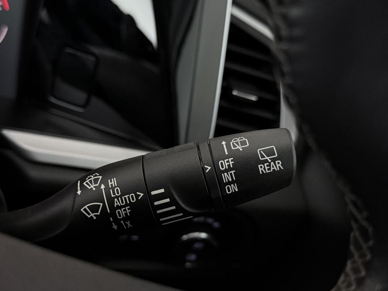 Vauxhall Grandland thumbnail Misc Controls