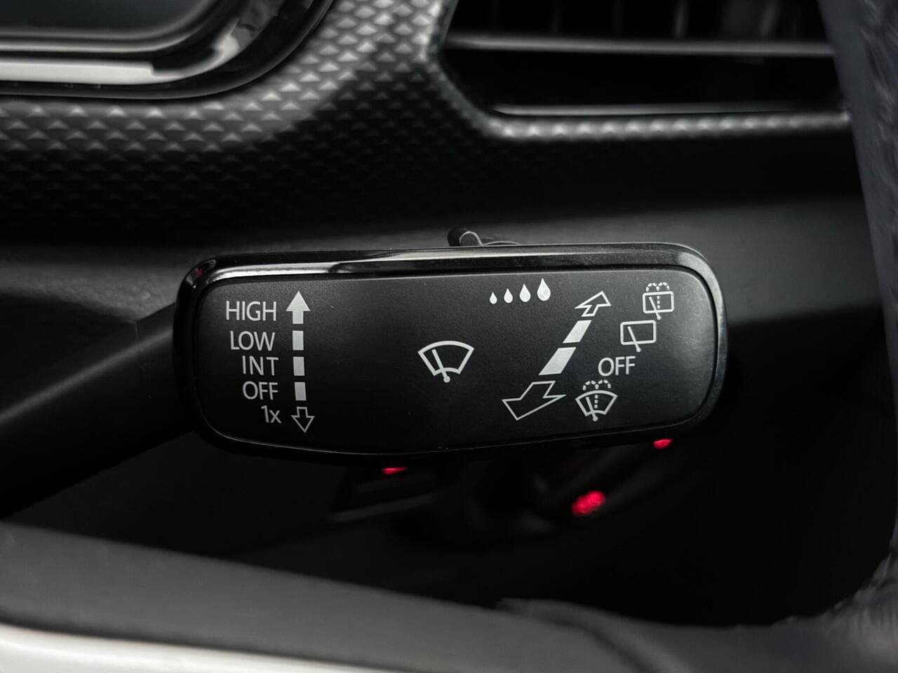 Volkswagen T-Cross thumbnail Misc Controls