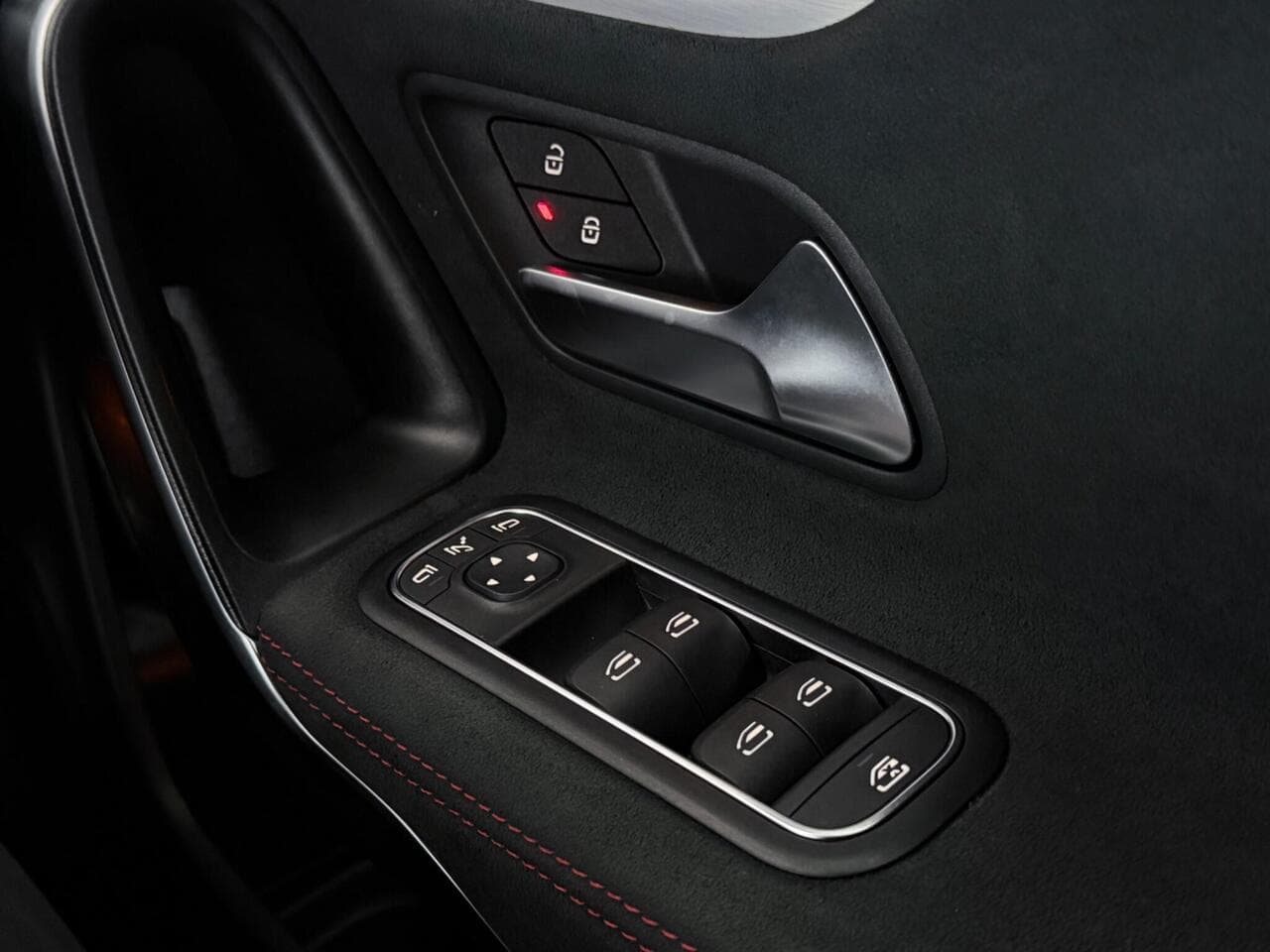 Mercedes-Benz CLA thumbnail Misc Controls