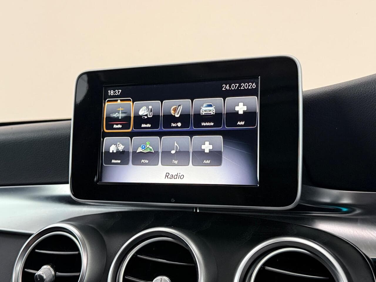 Mercedes-Benz GLC thumbnail Infotainment System
