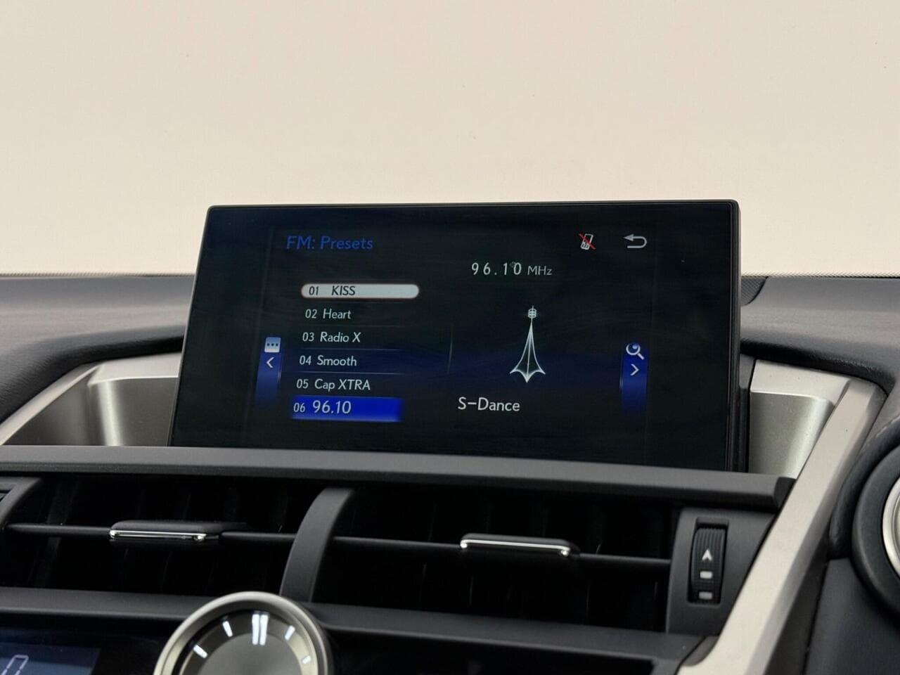Lexus NX thumbnail Infotainment System