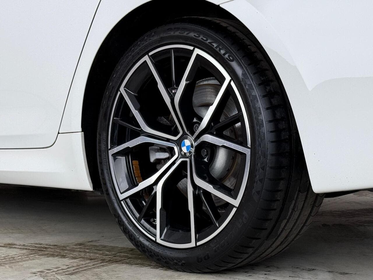 BMW 5 Series thumbnail Wheel