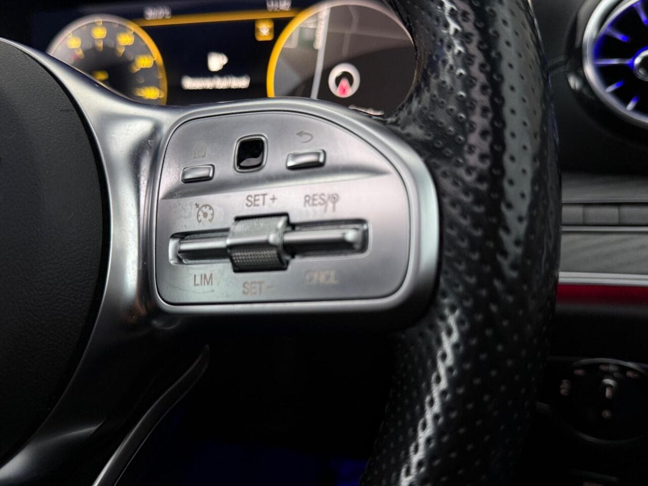 Mercedes-Benz CLS thumbnail Misc Controls