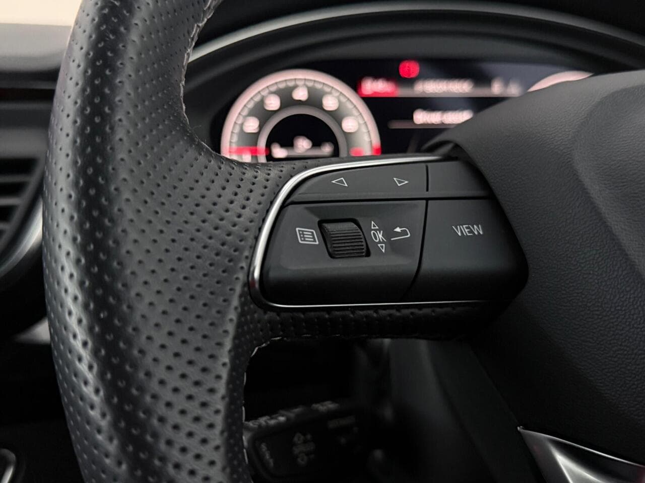 Audi Q5 thumbnail Misc Controls