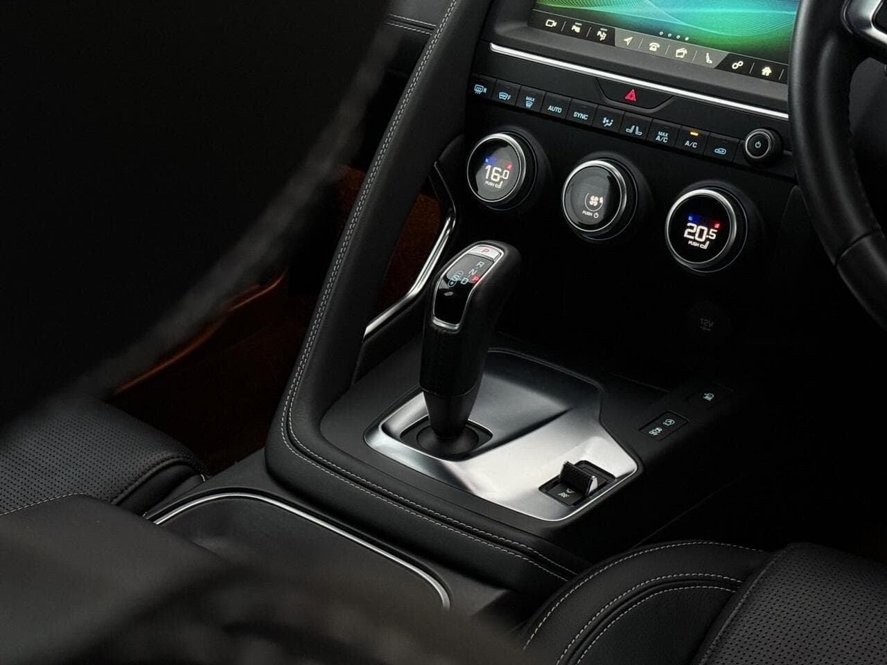 Jaguar E-PACE thumbnail Interior Front