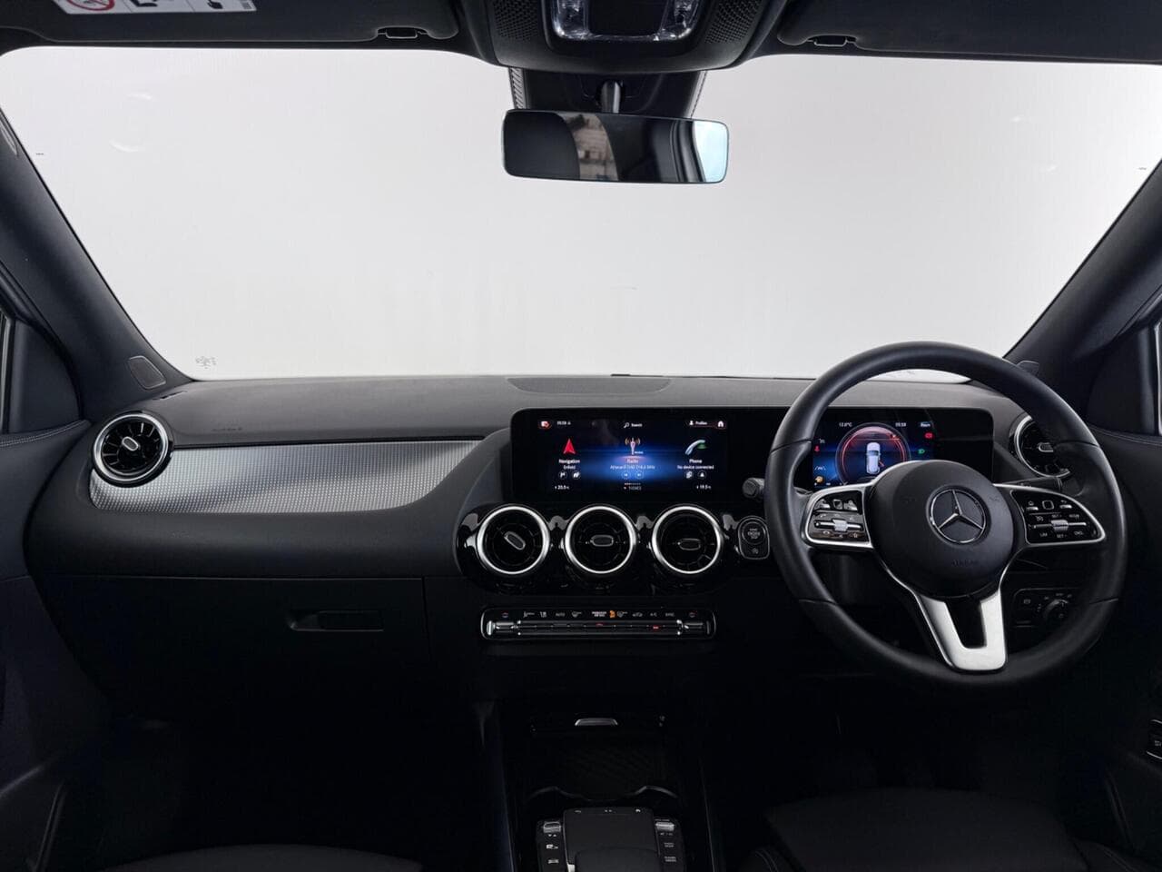 Mercedes-Benz GLA thumbnail Interior Front