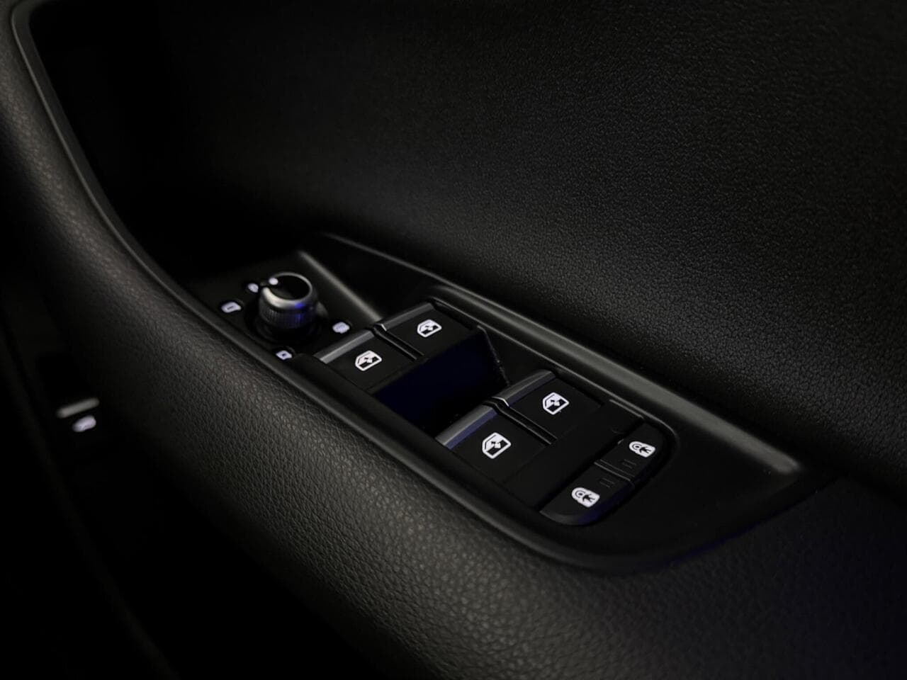 Audi Q7 thumbnail Misc Controls