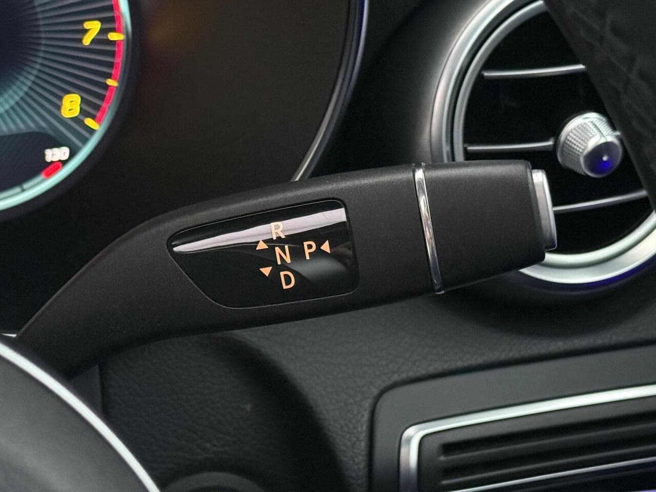 Mercedes-Benz C Class thumbnail Misc Controls