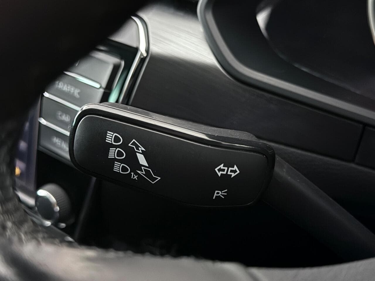 Skoda Superb thumbnail Misc Controls