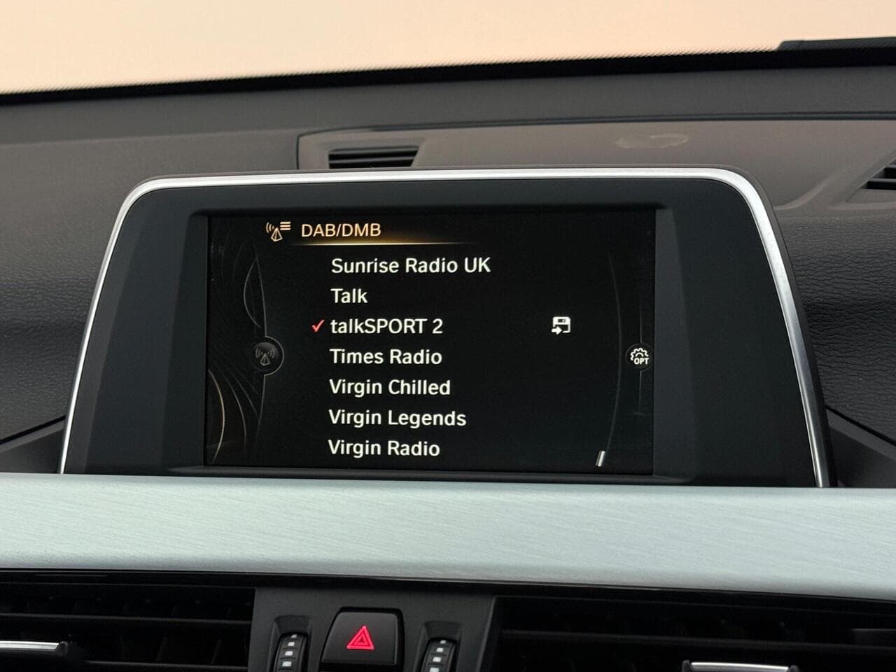 BMW X1 thumbnail Infotainment System