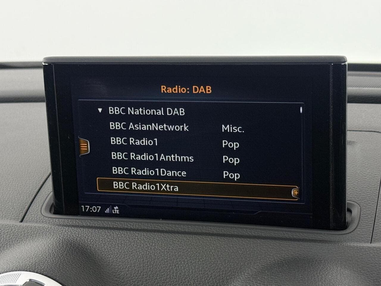 Audi A3 Cabriolet thumbnail Infotainment System