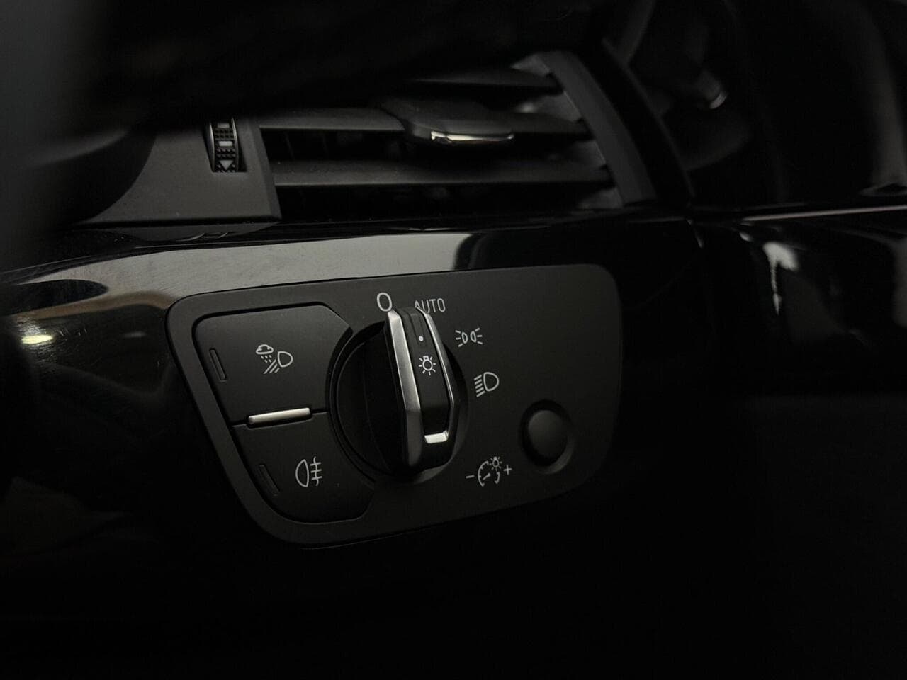 Audi A4 thumbnail Misc Controls