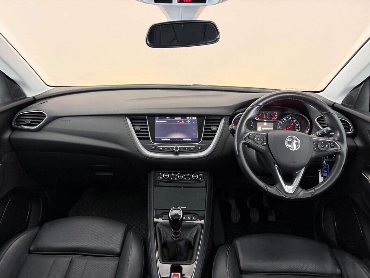 Vauxhall Grandland X thumbnail Interior Front
