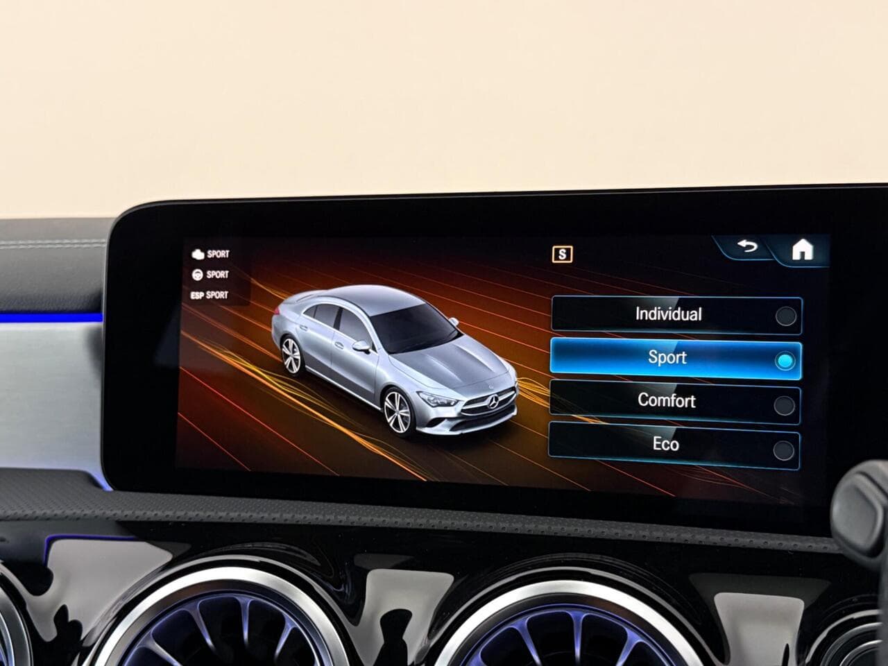 Mercedes-Benz CLA thumbnail Infotainment System