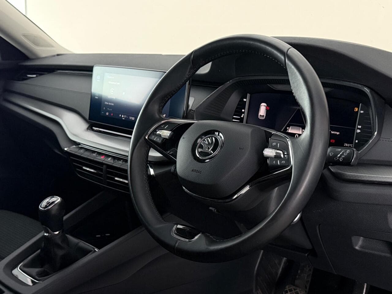 Skoda Octavia thumbnail Steering Wheel