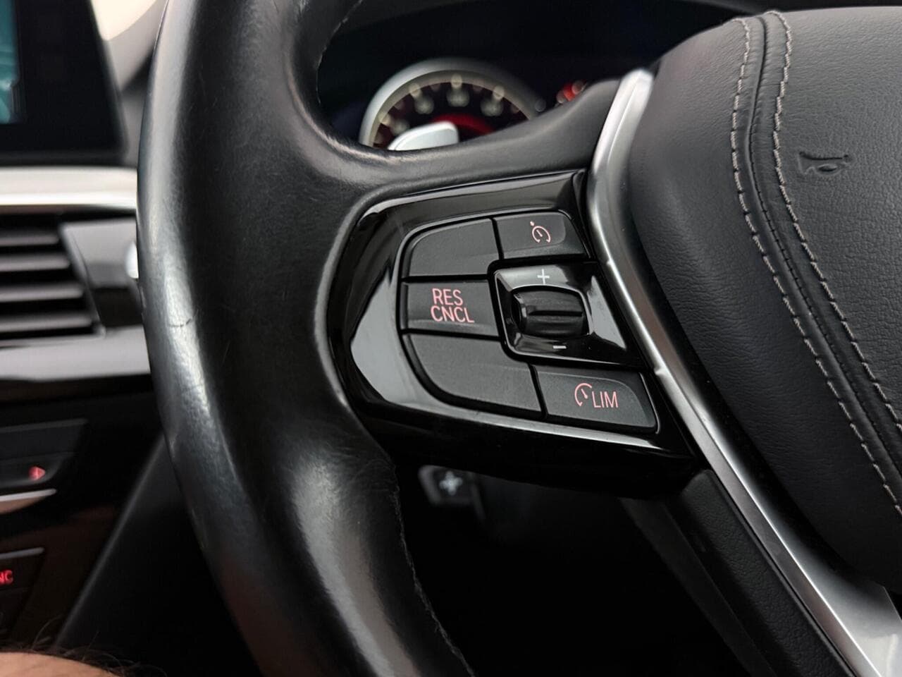 BMW 5 Series thumbnail Misc Controls