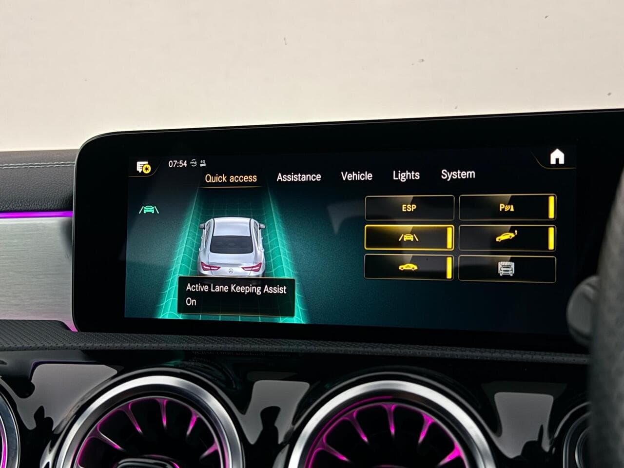 Mercedes-Benz CLA thumbnail Infotainment System