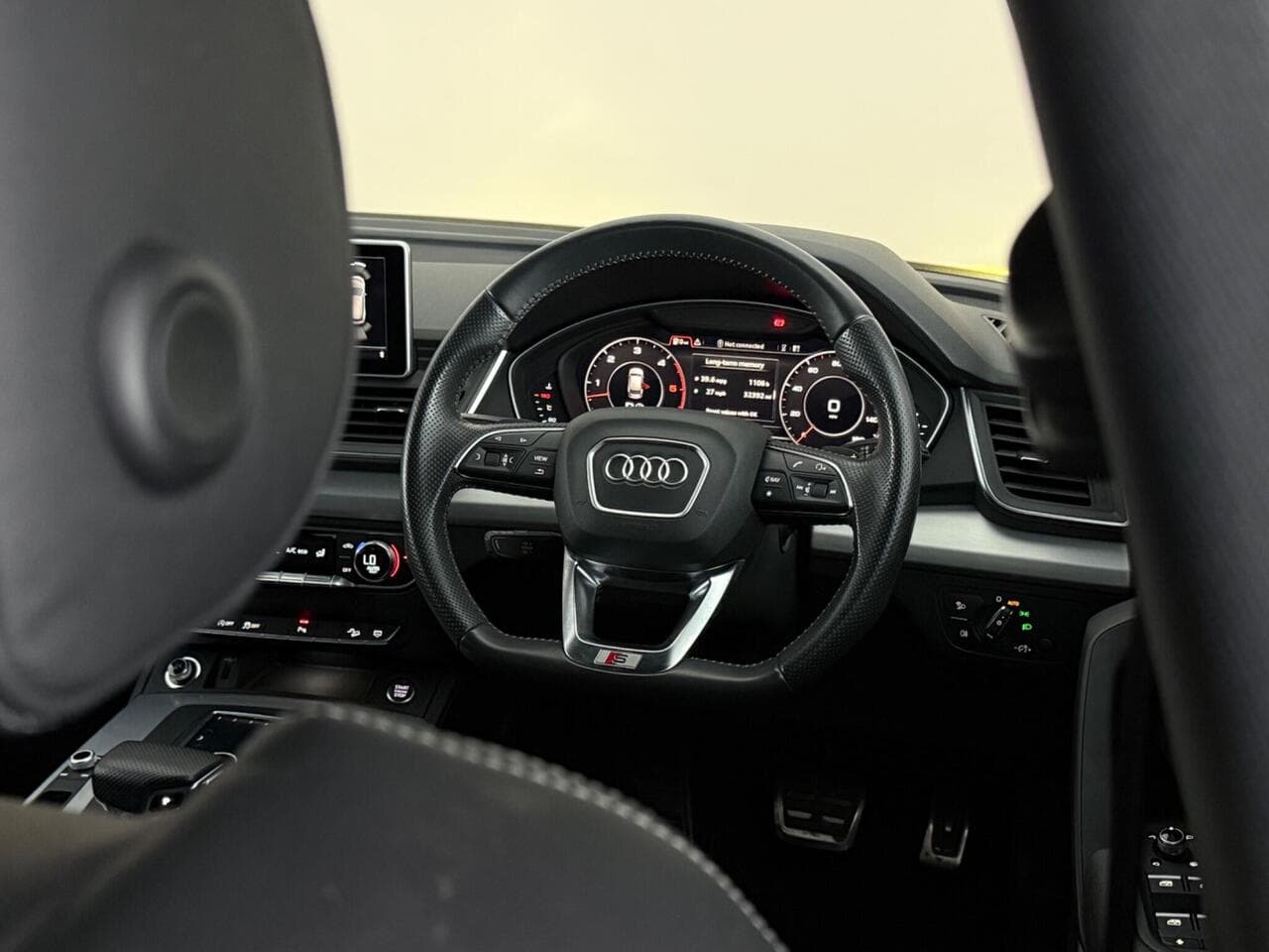 Audi Q5 thumbnail Interior Front